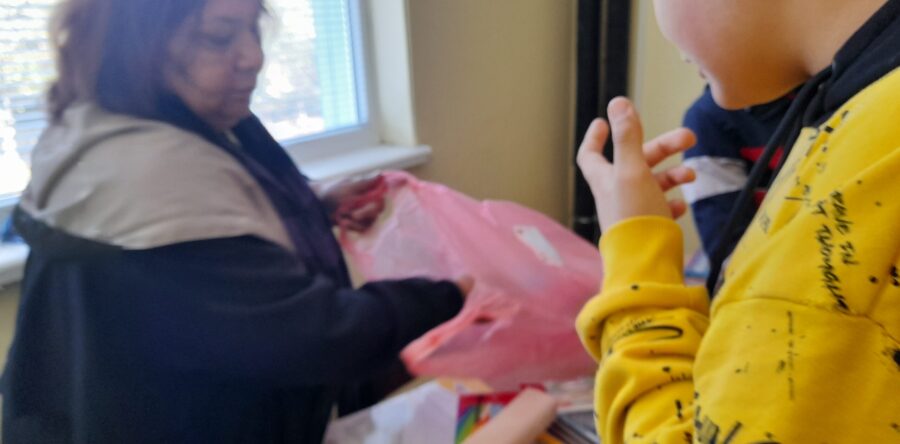 Община град Добрич предостави 177 образователни комплекта по проект „Равен шанс за достъп до качествено образование и превенция на вторична сегрегация“